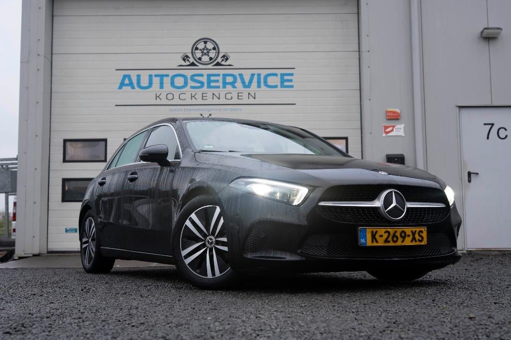 Mercedes-Benz A-Klasse A 180 136pk 7G-DCT 2021 Zwart, Auto's, 136 pk, 4 cilinders, Zwart, Bedrijf