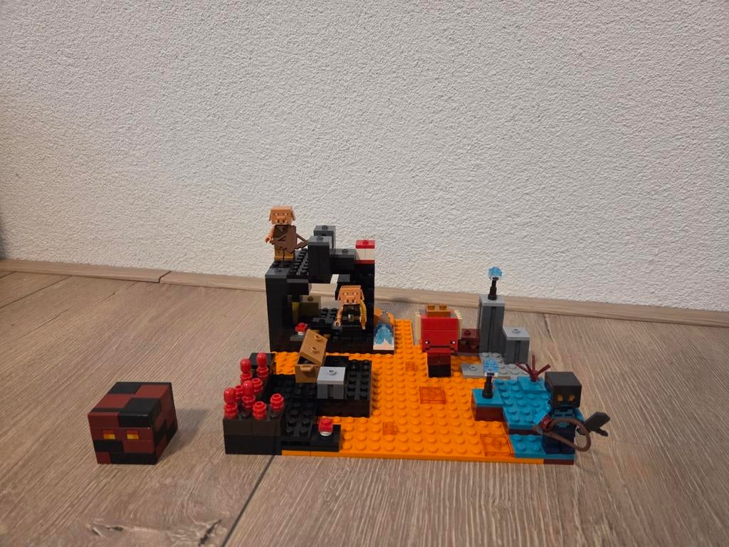 Lego minecraft The netherbastion 21185, Ophalen, Zo goed als nieuw, Complete set, Lego