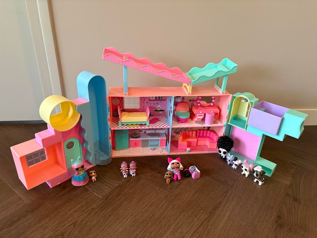 L.O.L. Squish Sand Magic House, Kinderen en Baby's, Ophalen of Verzenden, Zo goed als nieuw, Poppenhuis