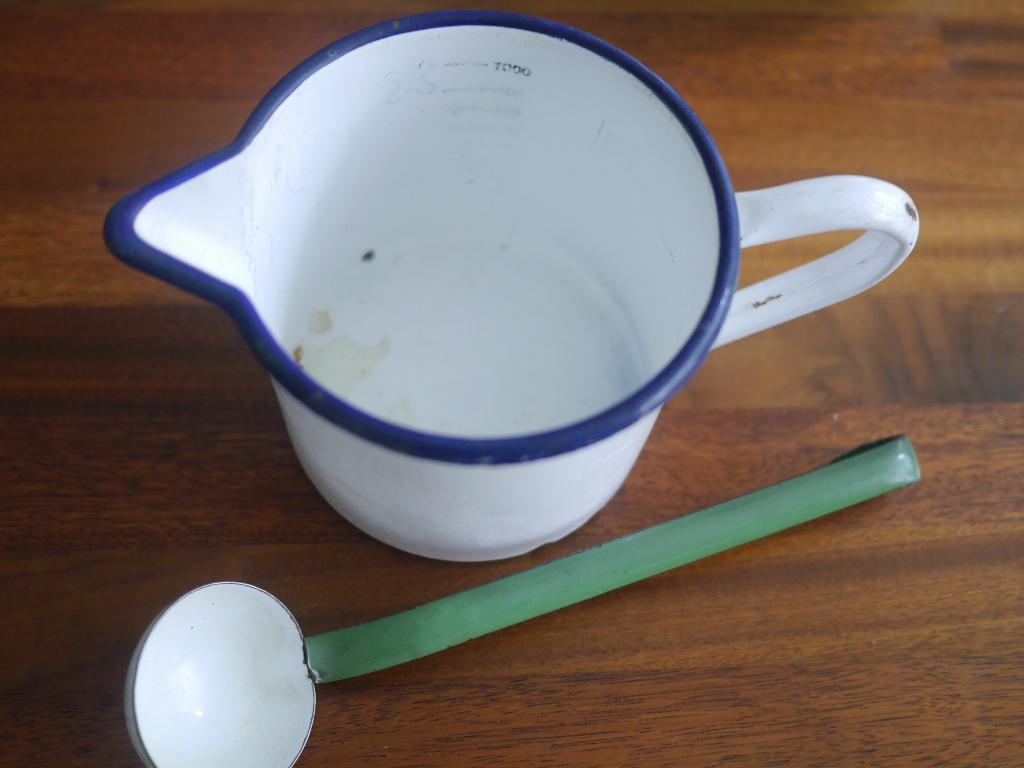 litermaat (wit/blauw) + Juslepel wit/groen, Ophalen
