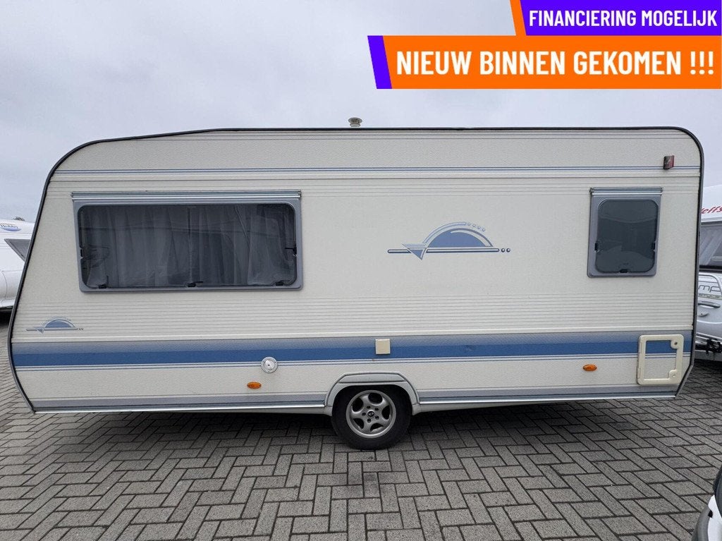 Adria UNICA 462 DP EXCLUSIVE VOORTENT, FRANSBED, TREINZIT, Serviceluik, Bedrijf, 750 - 1000 kg, Adria