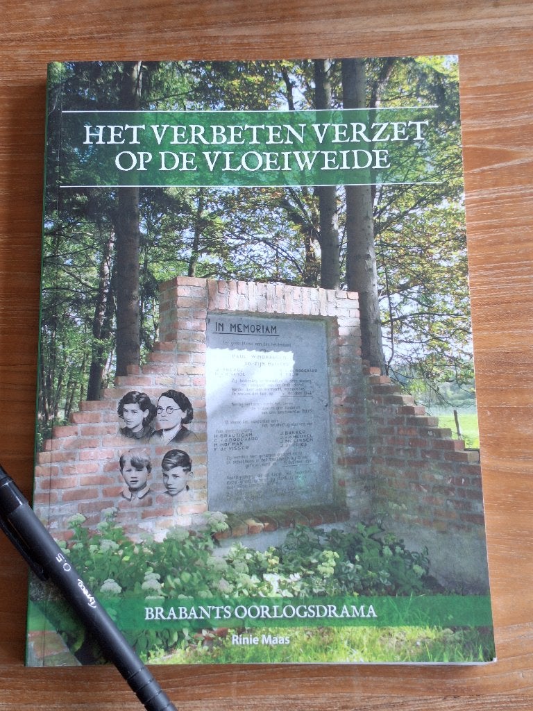 Het Verbeten Verzet op de Vloeiweide – Rinie Maas, Ophalen of Verzenden, Tweede Wereldoorlog, Zo goed als nieuw, Overige onderwerpen