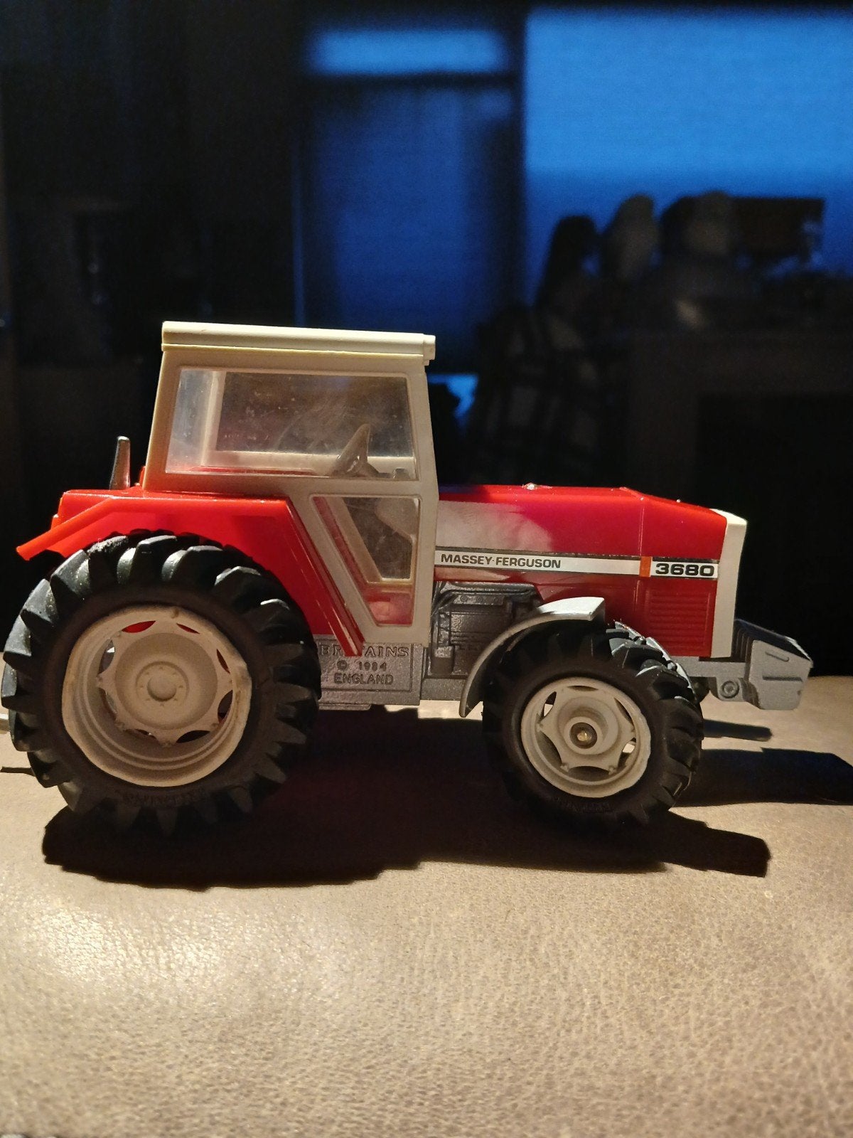 Massey Ferguson 3000 Serie Tractor (1984) - Speelgoedmodel, Ophalen of Verzenden, Zo goed als nieuw, Tractor of Landbouw, Britains