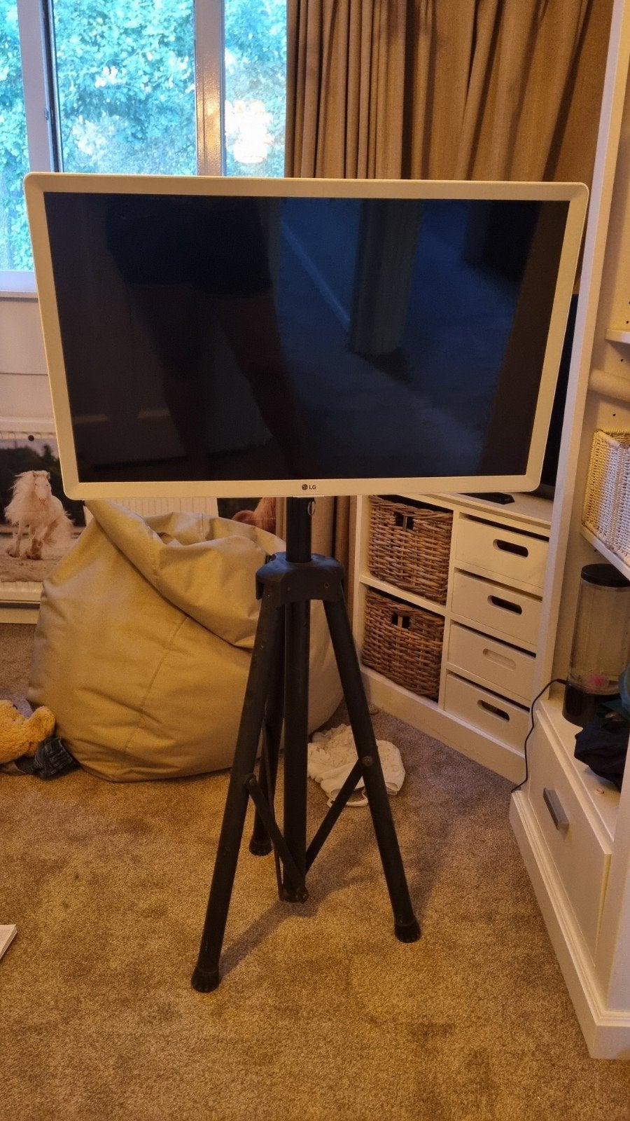 LG 28TN515S Smart TV in nette staat met standaard, Ophalen, 50 Hz, Zo goed als nieuw, 60 tot 80 cm