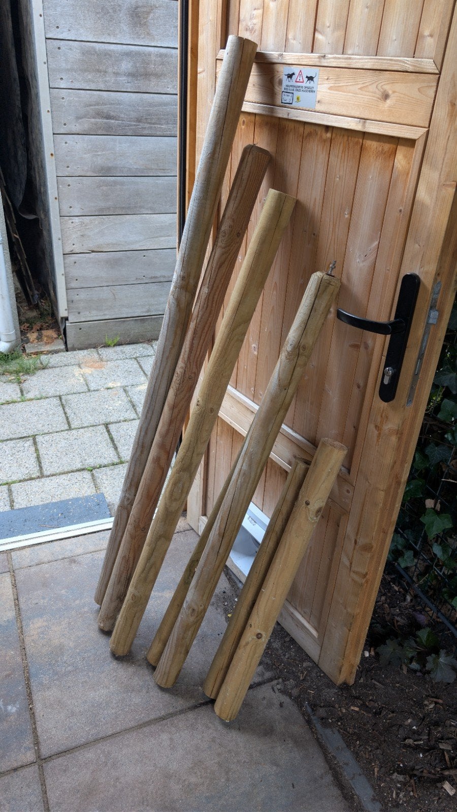 Diverse geïmpregneerde tuinpalen 60mm diameter, Ophalen, Gebruikt, Minder dan 180 cm, Palen