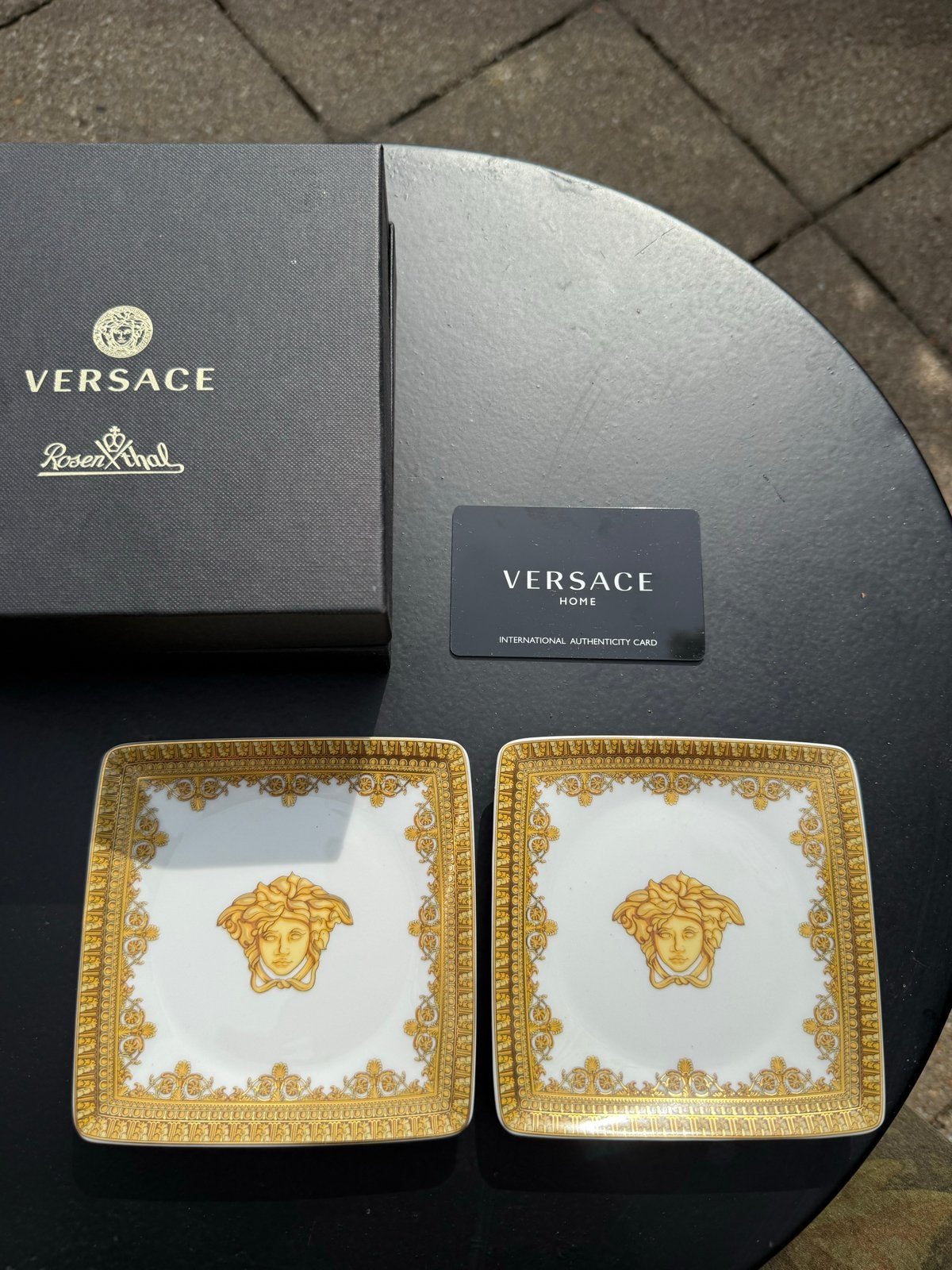 Versace Rosenthal Medusa D'Or schaaltjes (2 stuks), Ophalen of Verzenden, Overige stijlen, Porselein, Schaal of Schalen