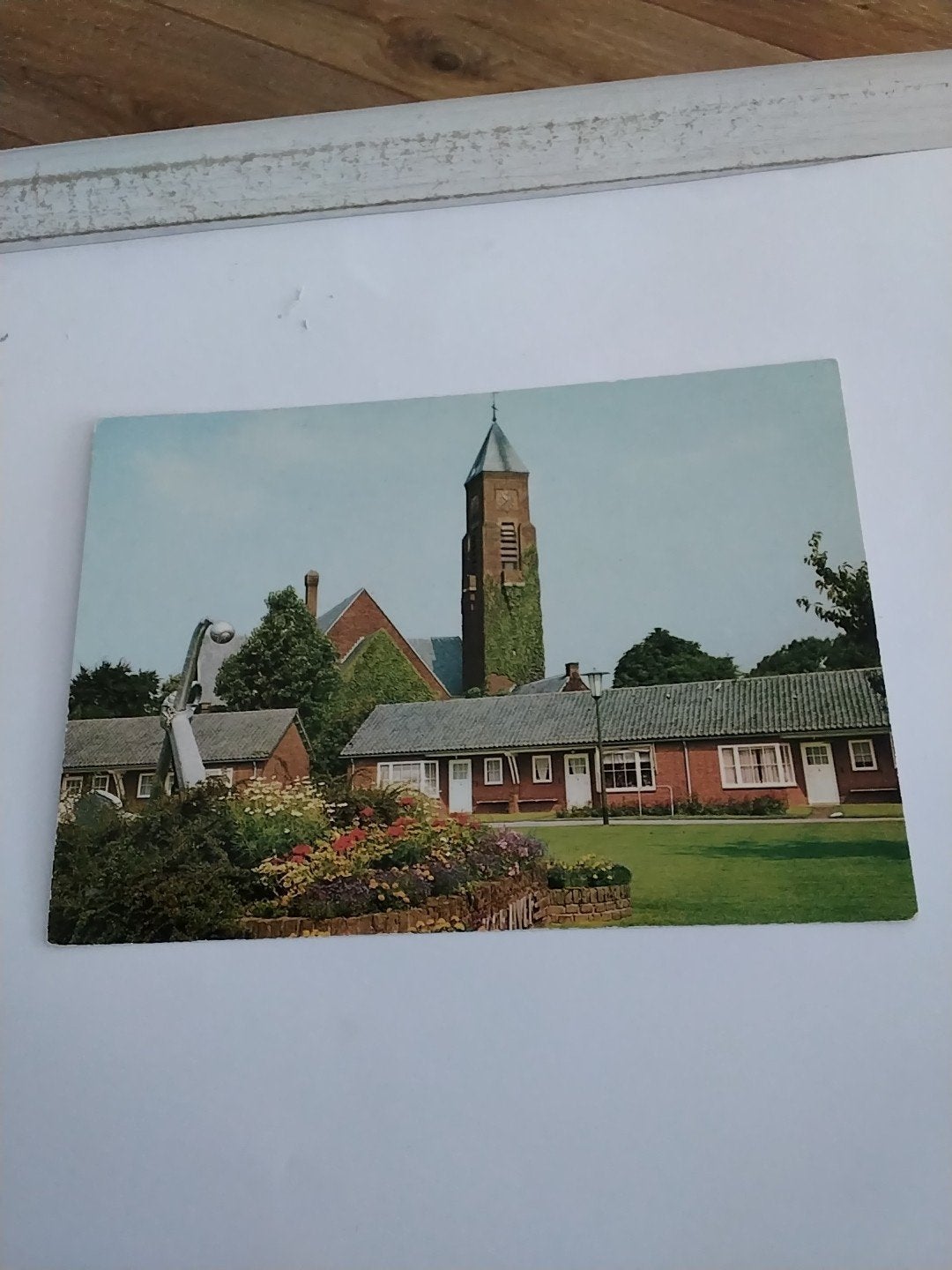 HUIZEN. NH.  DE NIEUWE KERK EN BEJAARDENCENTRUM  VOOR ANKER, Ophalen of Verzenden, Noord-Holland