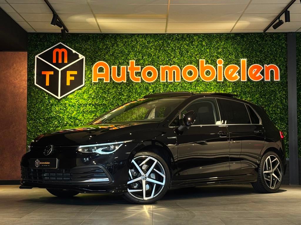 Volkswagen Golf 1.5 eTSI 150 PK |PANO|CAMERA|OETTINGER, Huisgarantie, 4 cilinders, Zwart, Bedrijf