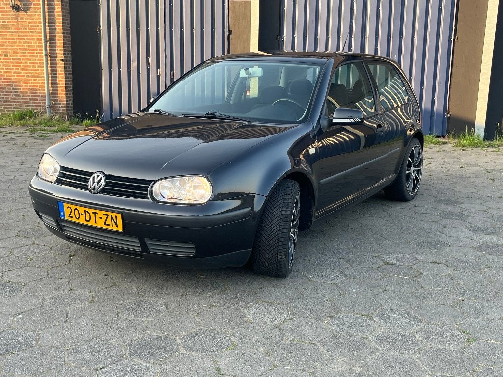 Volkswagen Golf 1.6 SR Trendline 2000 Zwart, Auto's, Stof, Zwart, 4 cilinders, 100 pk