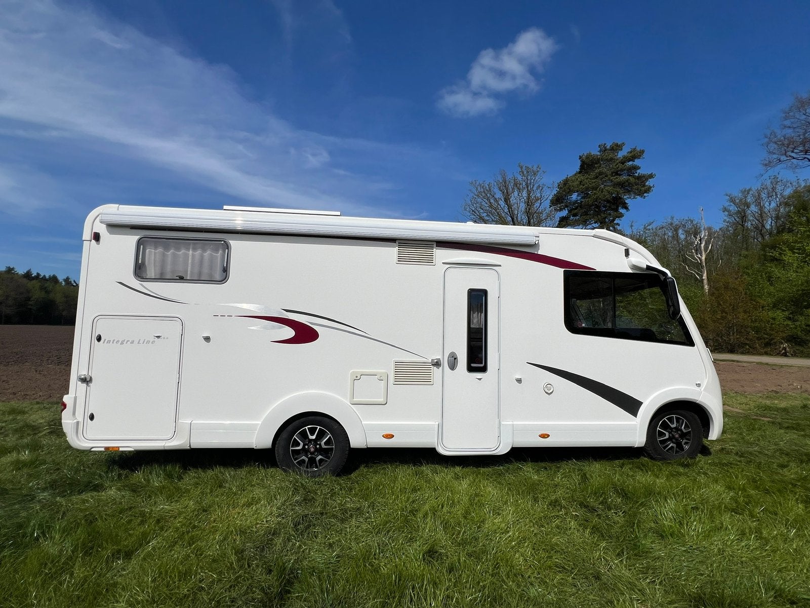 Eura Mobil Integra Line 720 EB, met dubbele airco / automaat, Caravans en Kamperen, Campers, Ringverwarming, Luifel, Fiat, 7 tot 8 meter