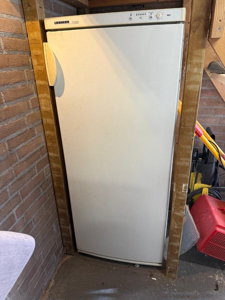 Gratis Diepvrieskast van Liebherr werkt niet optimaal!, Gebruikt, 140 tot 160 cm, Ophalen, Vrieskast
