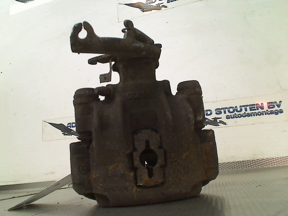 Remklauw Rechts Achter Iveco New Daily IV (2006-05/2011-08), Gebruikt, Overige automerken, Iveco Magirus AG, Info@iveco-sw.de