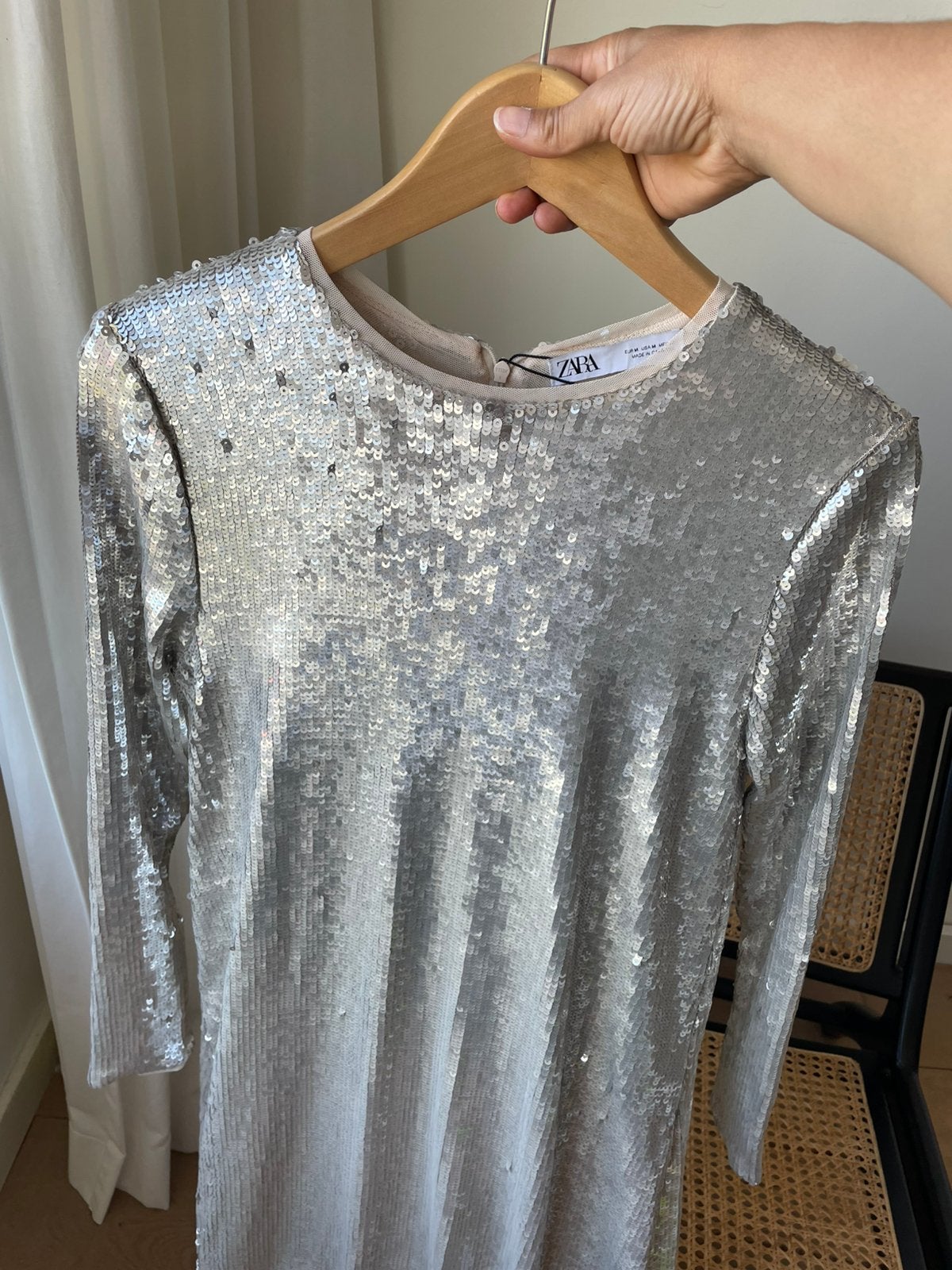 Zara lange jurk met pailletten - Maat M, Kleding | Dames, Jurken, Nieuw, Maat 38/40 (M), Zilver, Onder de knie, Ophalen of Verzenden