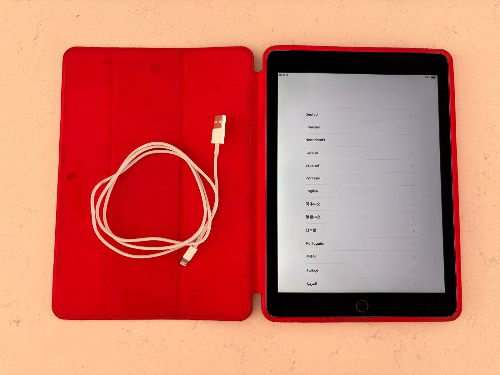Apple iPad A1567 3G en WiFi - Zilver met rode hoes, Computers en Software, 10 inch, 32 GB, Apple iPad, Ophalen of Verzenden