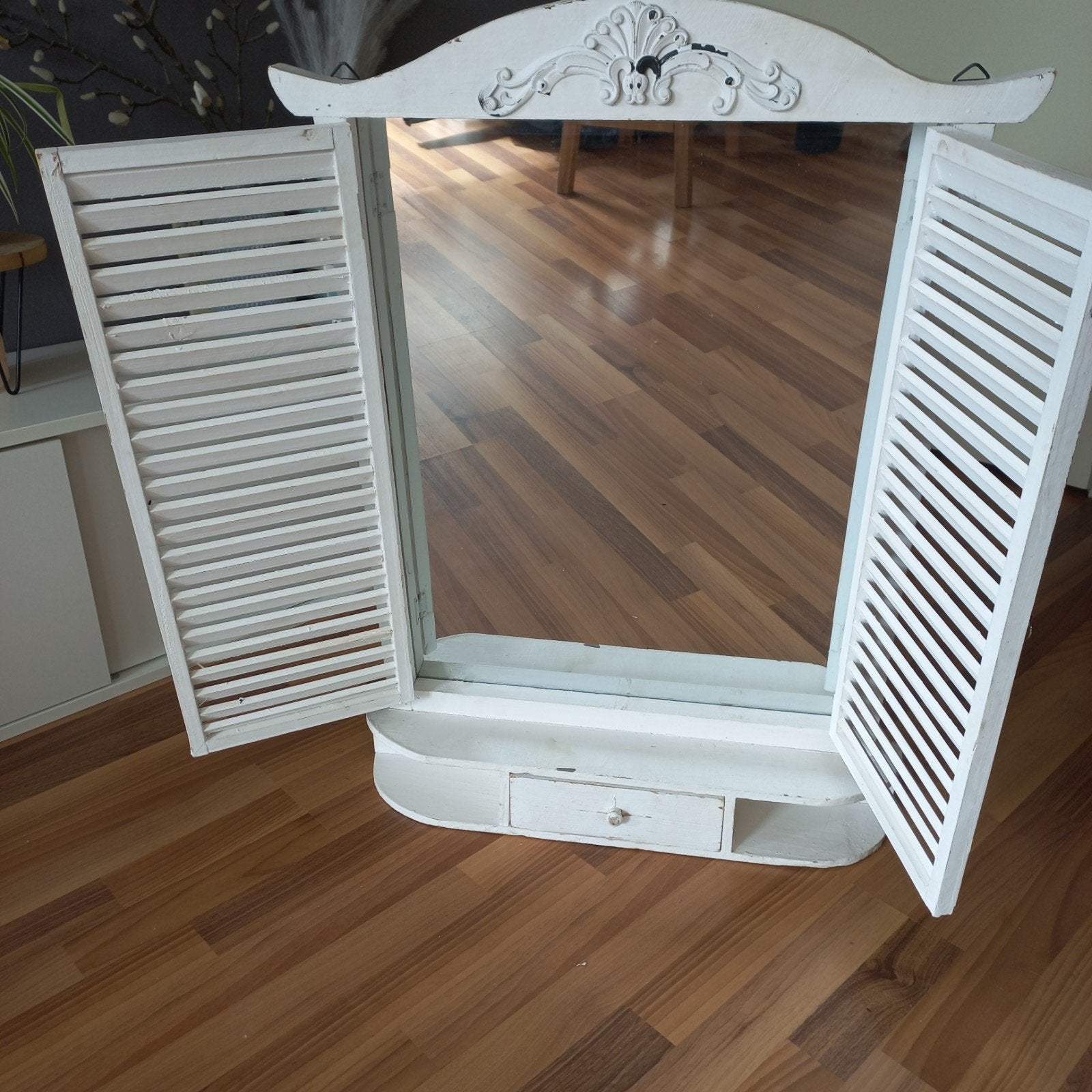 Decoratieve spiegel met luiken en lade - Brocante stijl, Ophalen, Rechthoekig, 50 tot 100 cm, Minder dan 100 cm