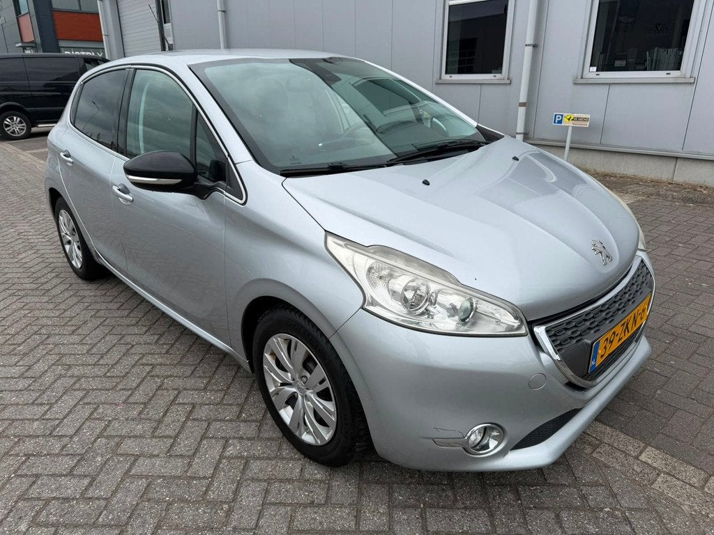 Peugeot 208 1.4 VTi Griffe Clima Cruise|NAVI|Leer APK, Voorwielaandrijving, Euro 5, Parkeersensor, Bedrijf