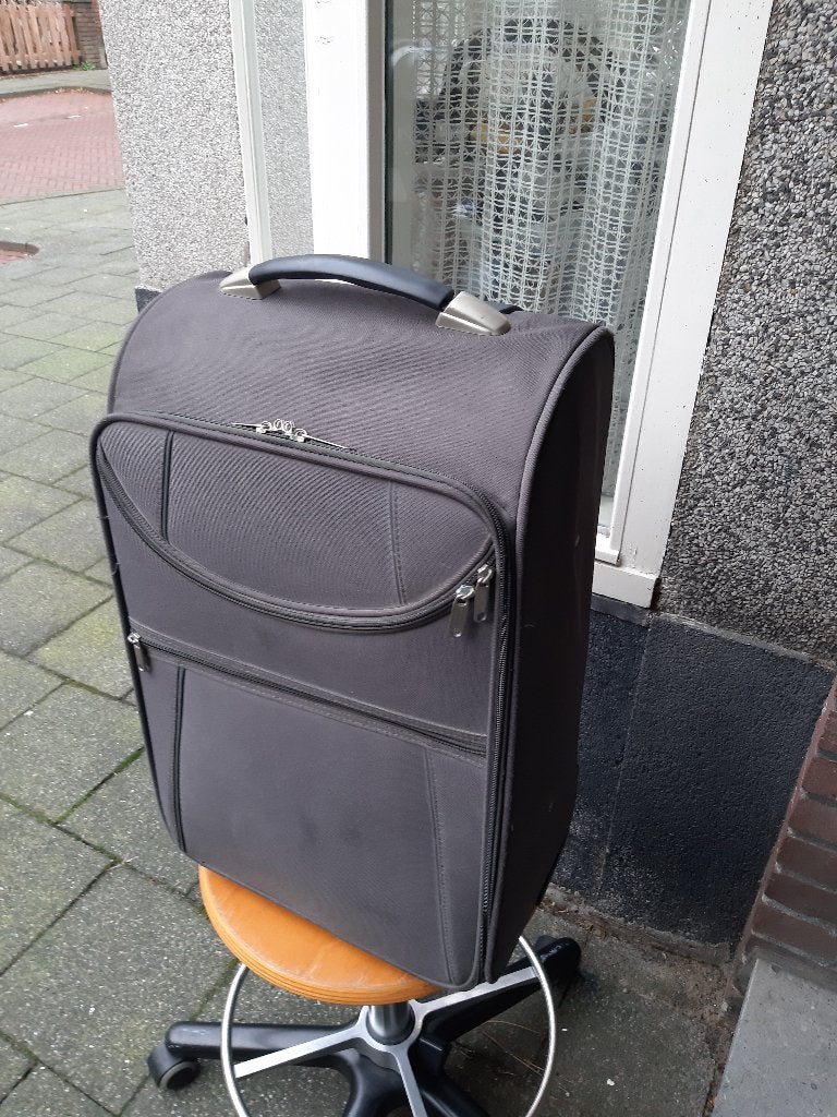 Koffer, Trolley, Cabine koffer, op 2 stevige wielen., Ophalen, Uitschuifbare handgreep, Gebruikt, 50 tot 60 cm