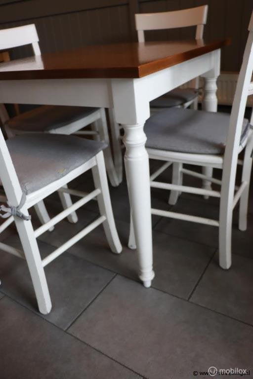 Online Veiling: Eettafel incl. 4 stoelen - 80x80x74cm, Huis en Inrichting, Gebruikt