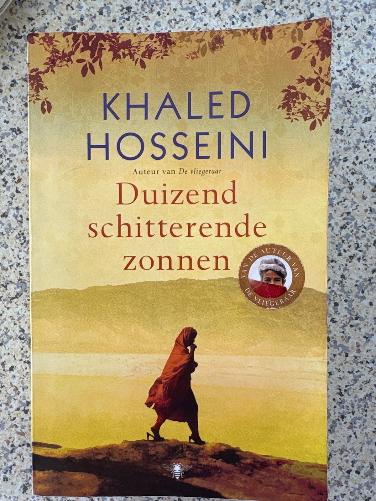 DUIZEND SCHITTERENDE ZONNEN - KHALED HOSSEINI, Ophalen of Verzenden, Gelezen, Nederland