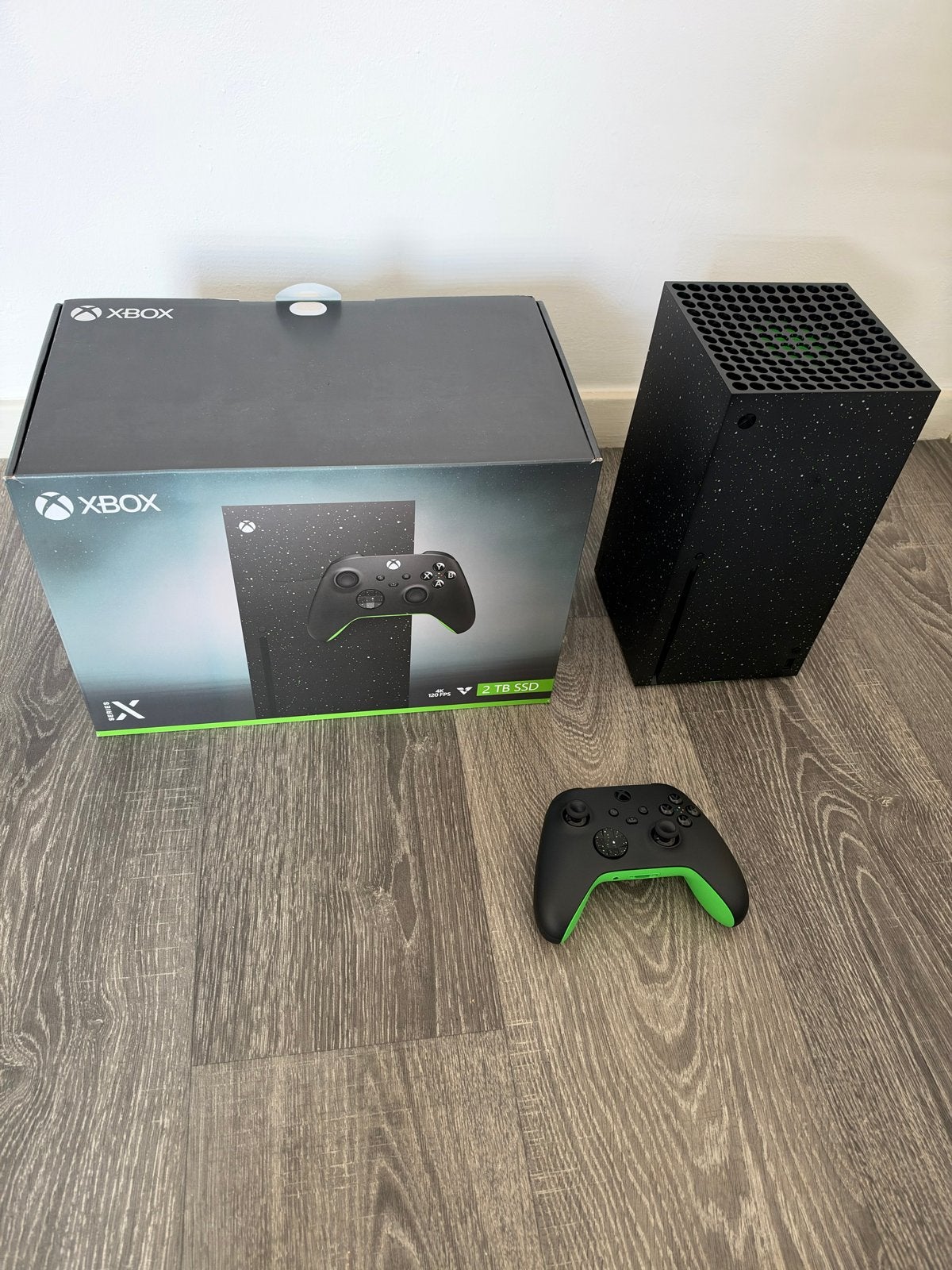 Foto 4 van Xbox Series X Galaxy Black Limited Edition