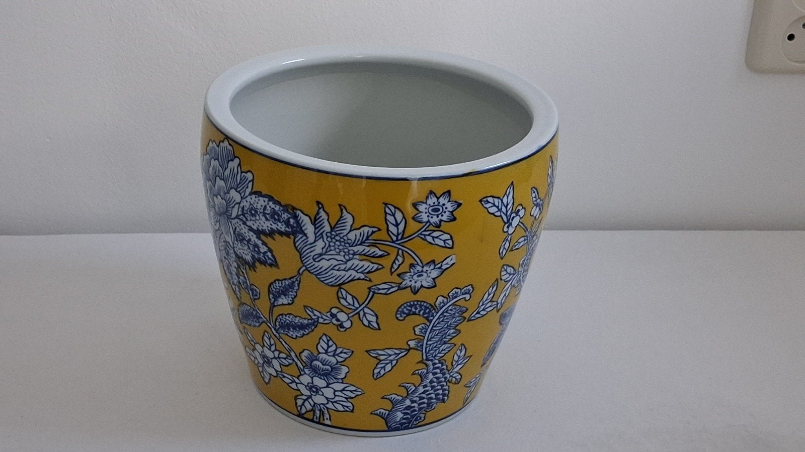 Gele bloempot met blauw bloemmotief, Tuin en Terras, Ophalen, Gebruikt, Rond