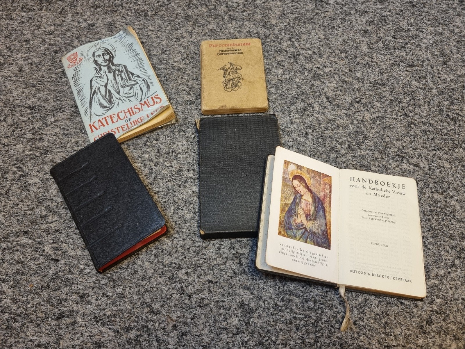 Oude Religieuze Boeken en Gebedenboeken Collectie, Ophalen of Verzenden, Diverse Auteurs