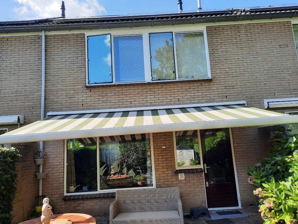 Electrisch zonnescherm in dichte bak 5,5 m breed, Ophalen, Gebruikt, 450 cm of meer, Elektrisch