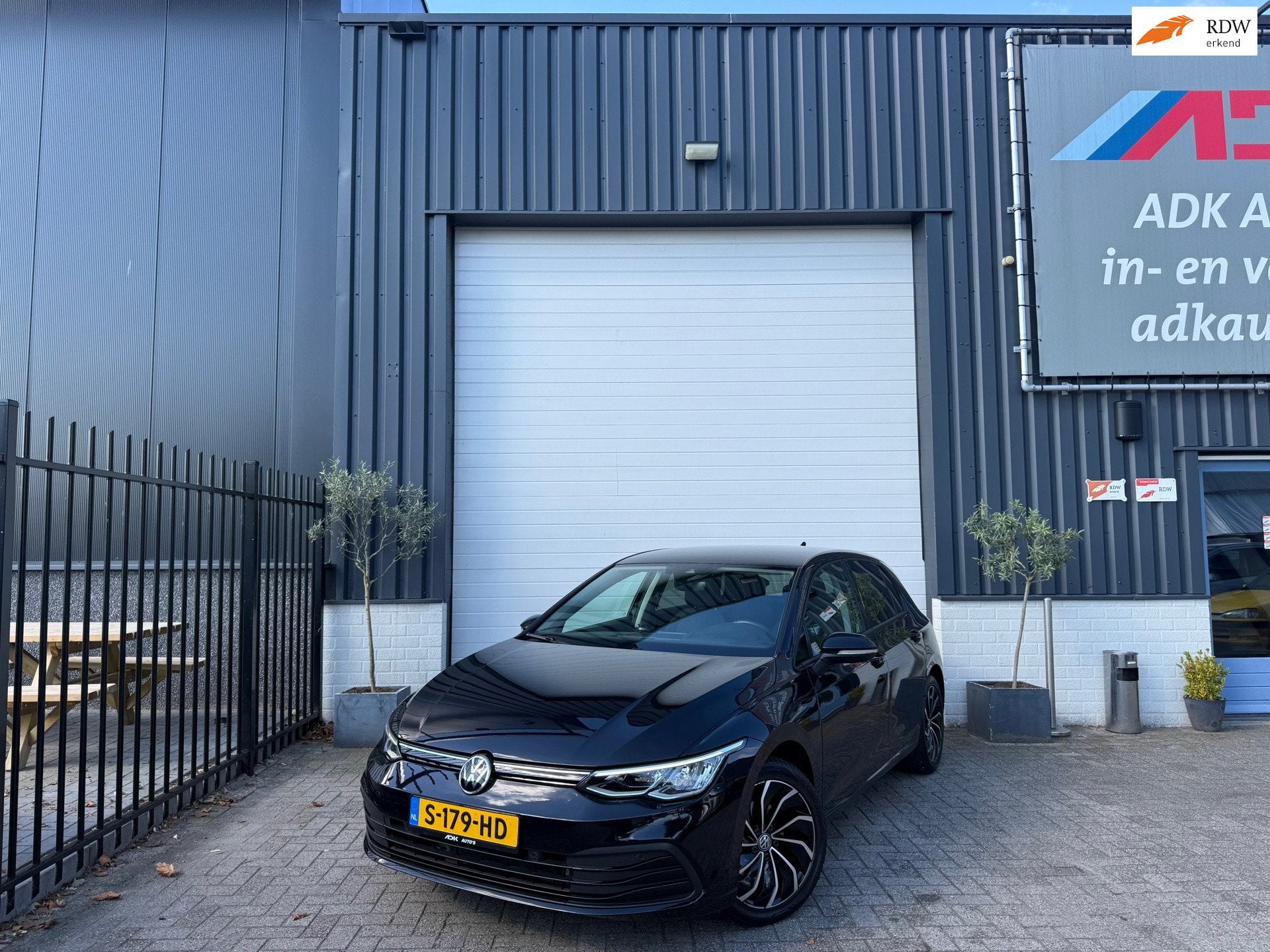 Volkswagen Golf 1.5 eTSI R-Line AUTOMAAT/AMBIANCE/ACC/ASSIST