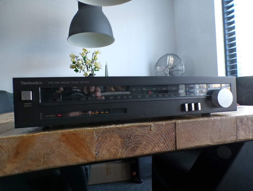 Zeer mooie Vintage Technics analoge tuner type ST-Z11, Ophalen of Verzenden, Zo goed als nieuw, Analoog