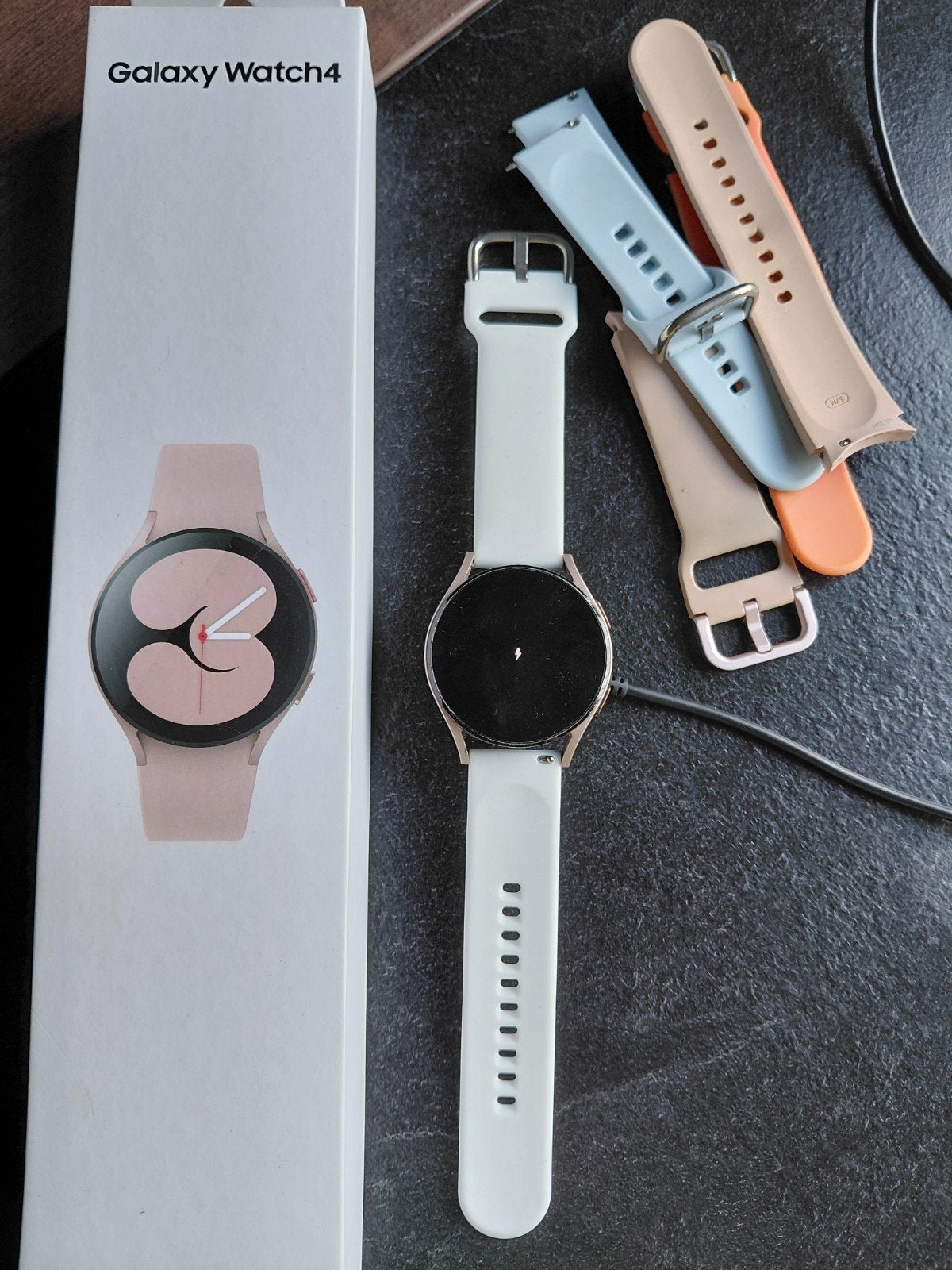 Samsung Galaxy Watch4 - Roségoud met extra bandjes, Gebruikt, Ophalen of Verzenden, Conditie, Samsung