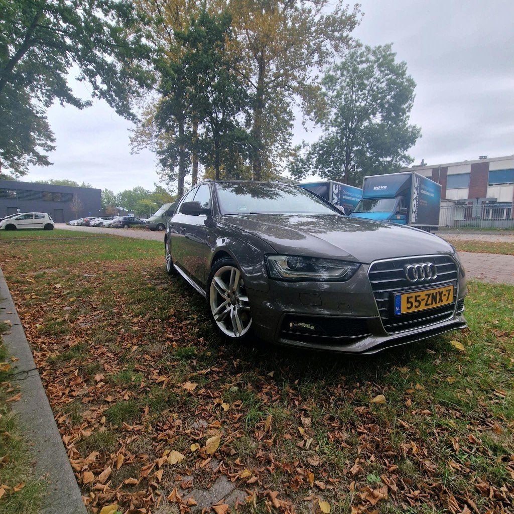 SCHITTERENDE NL AUDI A4 1.8 TFSI S-LINE MULTITR. 2013 (NAP), Auto's, Dealer onderhouden, Zwart, 4 cilinders, 1505 kg