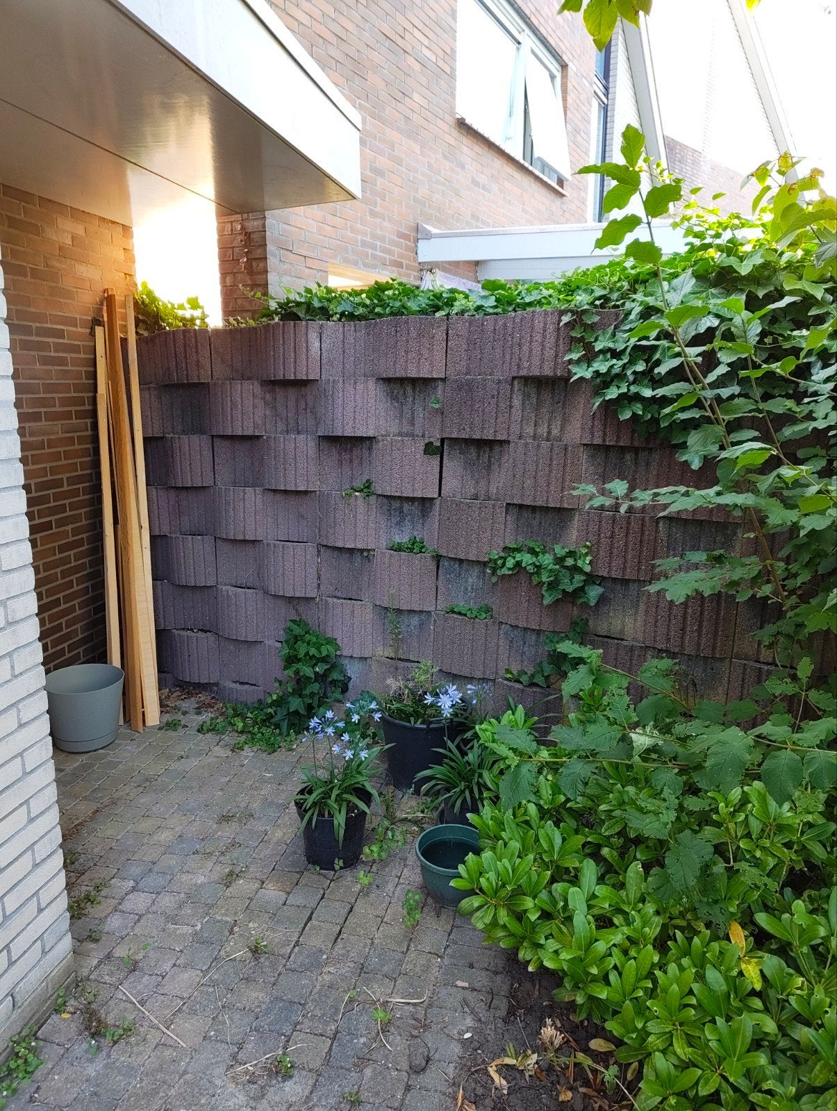 Gratis stenen planten bakken "schutting", Ophalen, Overige soorten, 100 tot 250 cm