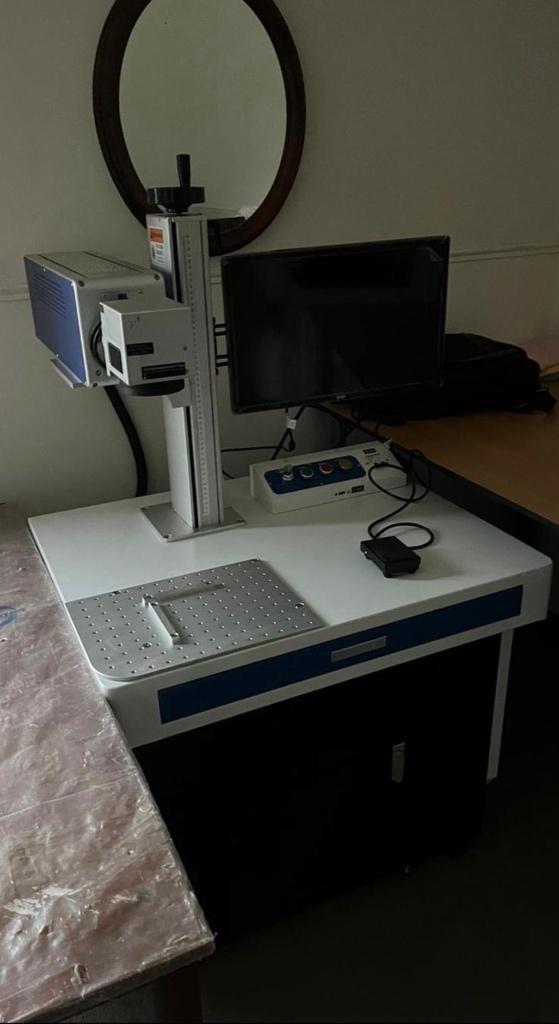 CO2 Lasergraveermachine met EzCad software – amper gebruikt., Computers en Software, Printers, Ophalen, Zo goed als nieuw, Laserprinter