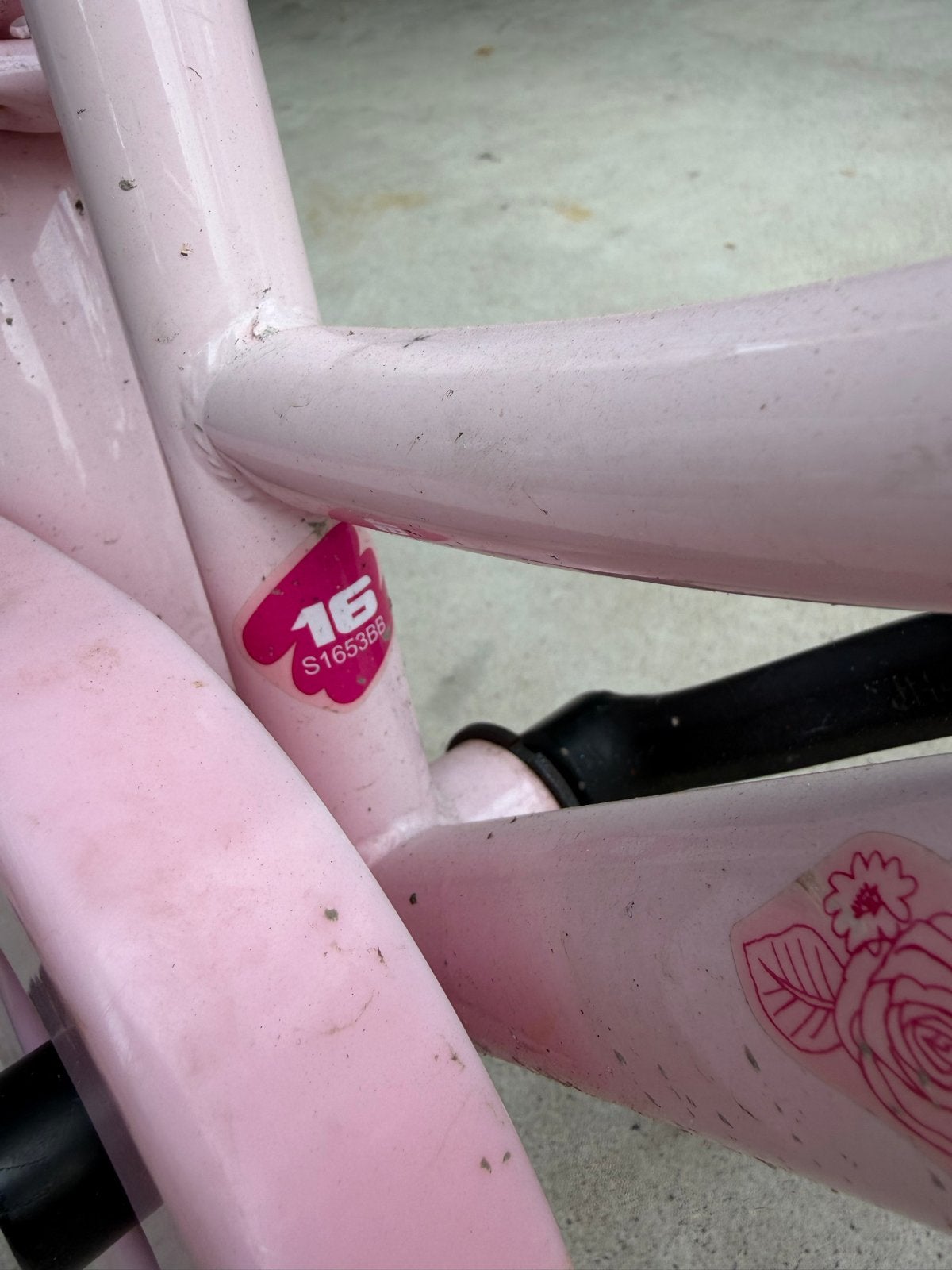 Roze kinderfiets 16 inch met mandje en bagagedrager, Ophalen, Gebruikt, Terugtraprem, 16 tot 20 inch