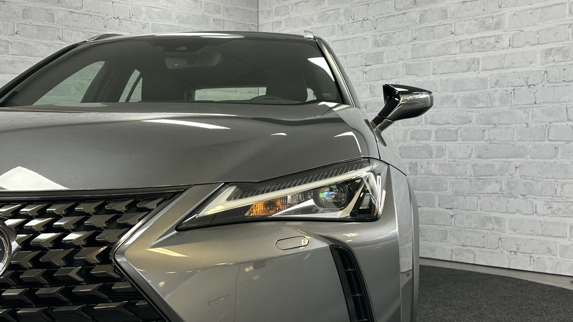 Lexus UX 250h First Edition Stoel/stuur verwr. Carpaly ACC, Stof, Gebruikt, 4 cilinders, Adaptive Cruise Control