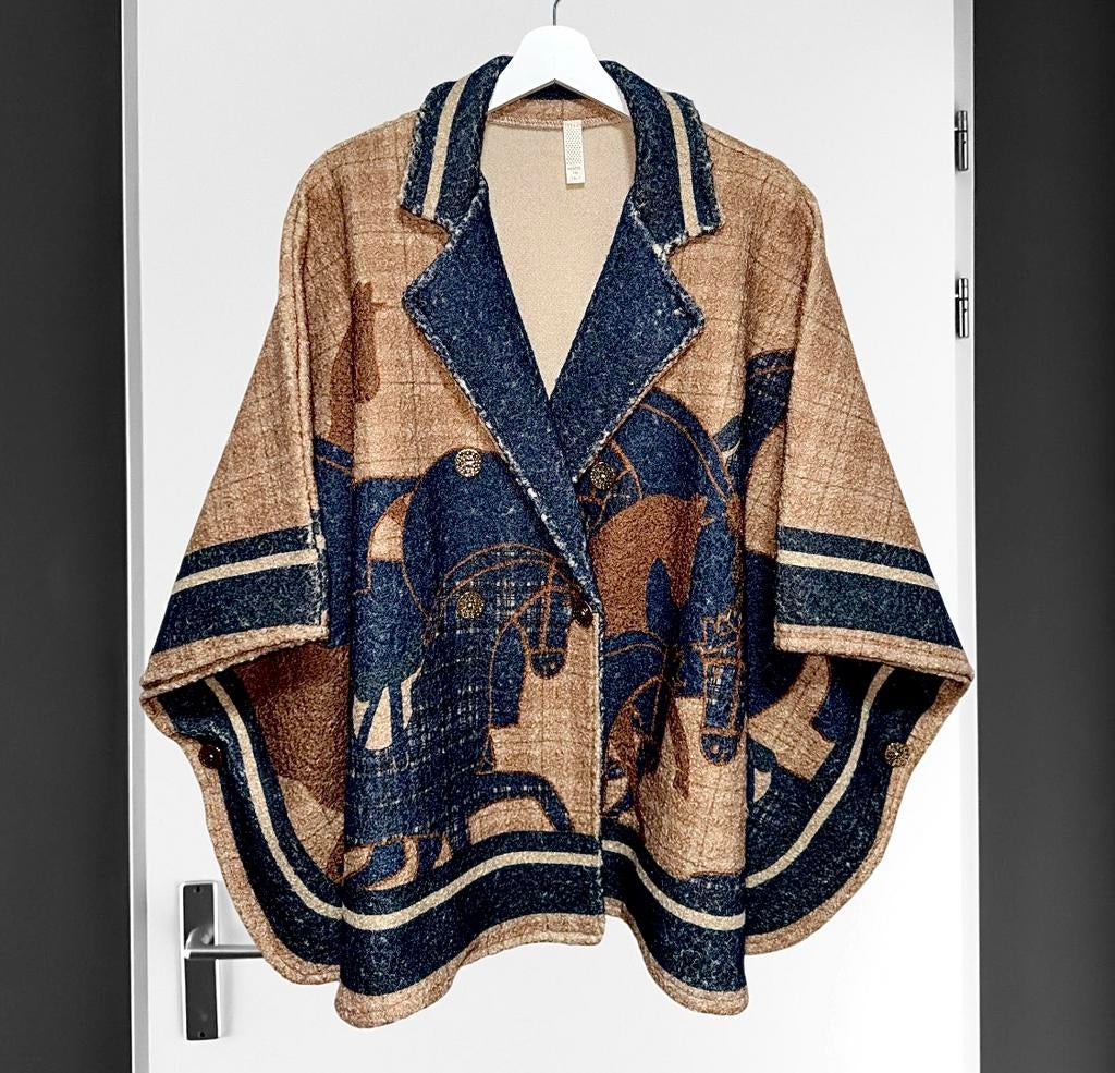 Made in Italy Poncho jas paarden print beige blauw one size, Verzenden, Nieuw, Maat 46/48 (XL) of groter, Beige