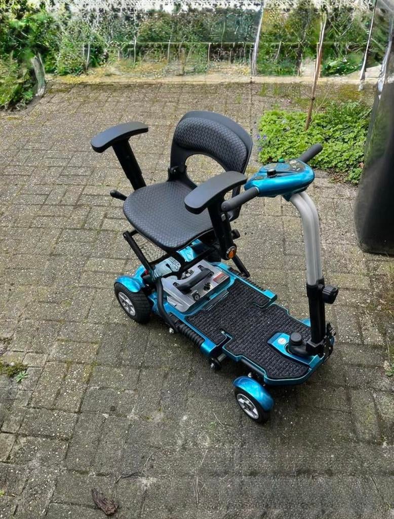 Mango Bobby Blue Deluxe 4W Opvouwbare Scootmobiel, Diversen, Ophalen, Inklapbaar, Zo goed als nieuw, Elektrische rolstoel