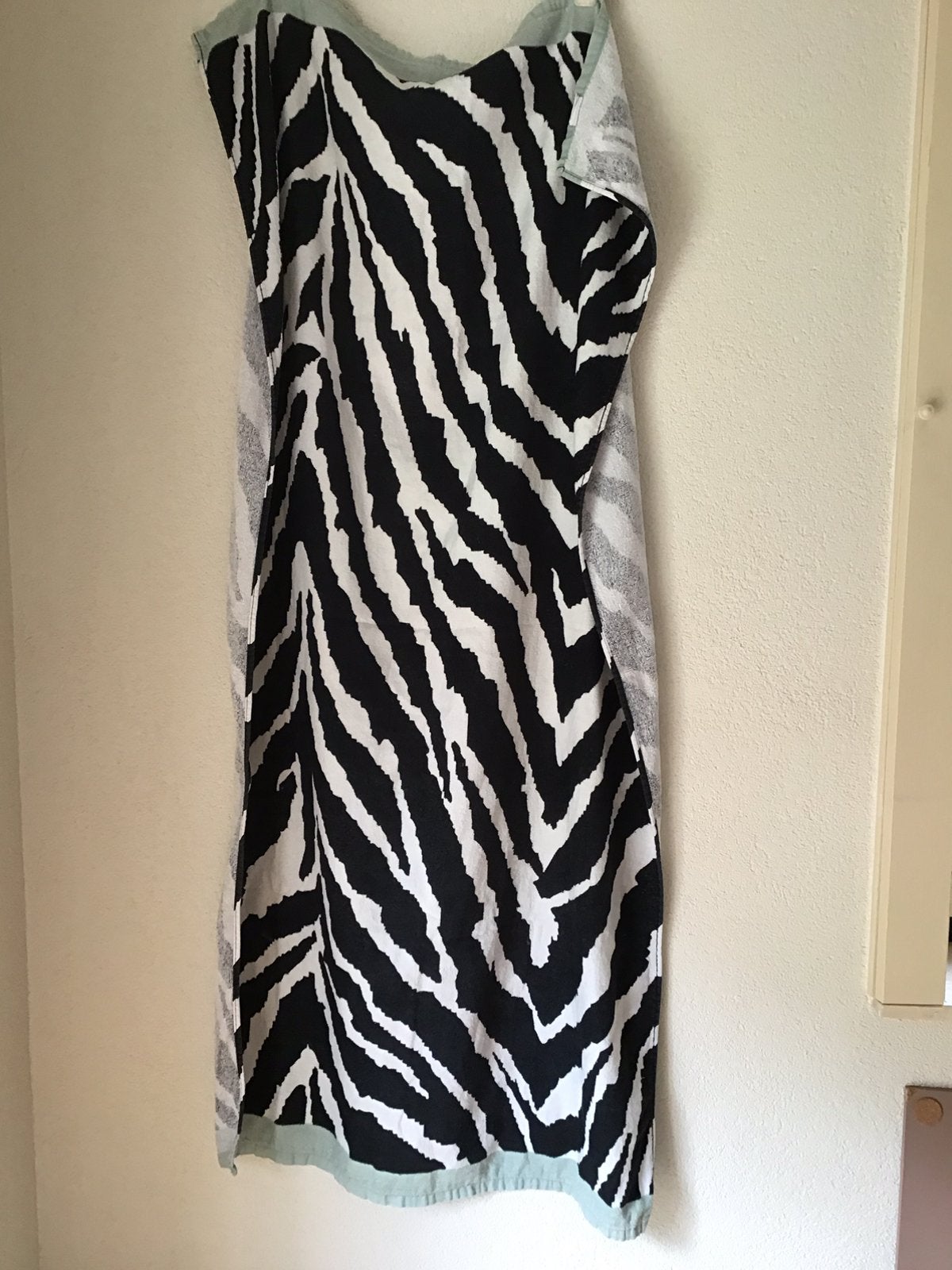 Badlaken zwart/wit, Meerkleurig, Overige merken, Handdoek, Ophalen of Verzenden