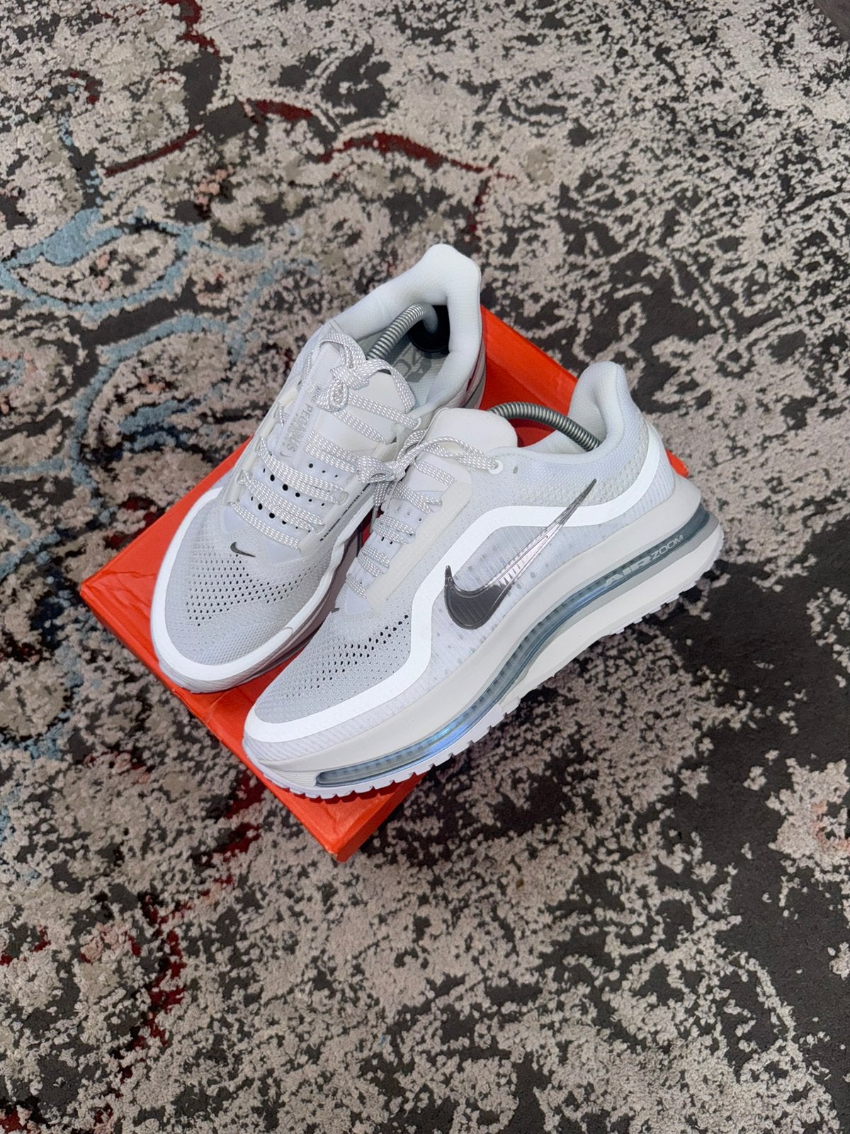Nike Pegasus Premium — White / Metallic Silver — Maat 43, Nieuw, Ophalen of Verzenden, Wit, Sportschoenen