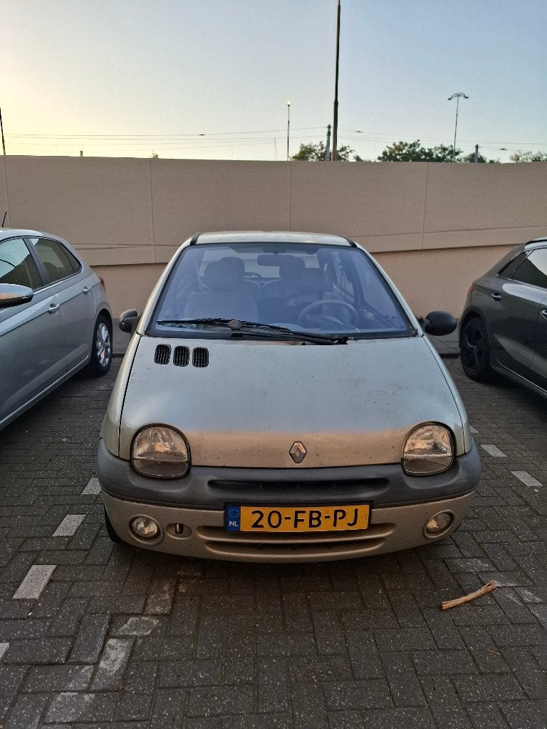Renault Twingo 1.2 Initiale (2000): Luxe Onderdelen/Klusauto, Voorwielaandrijving, 600 kg, Handgeschakeld, Grijs