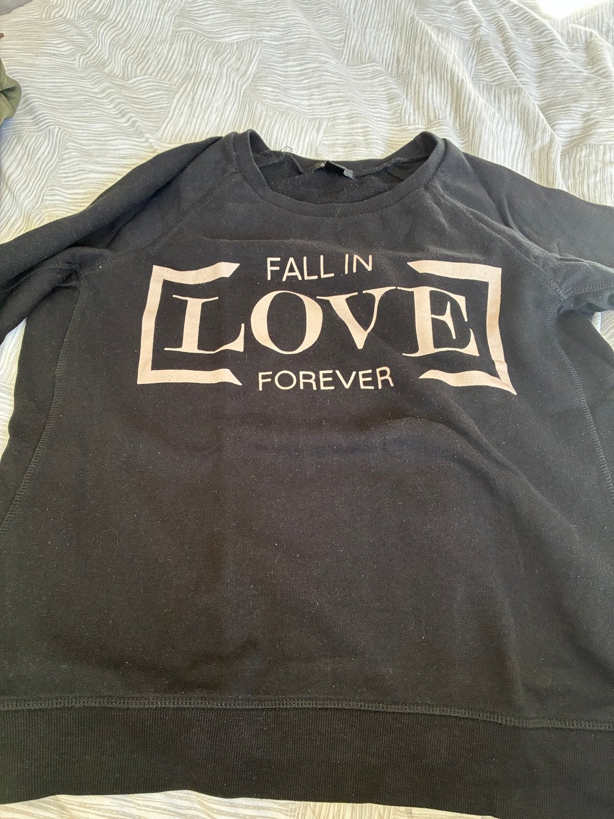 AMISU Zwarte Trui met 'Fall in Love Forever' print - Maat XL, Zwart, Maat 46/48 (XL) of groter, Ophalen of Verzenden, Lange mouw