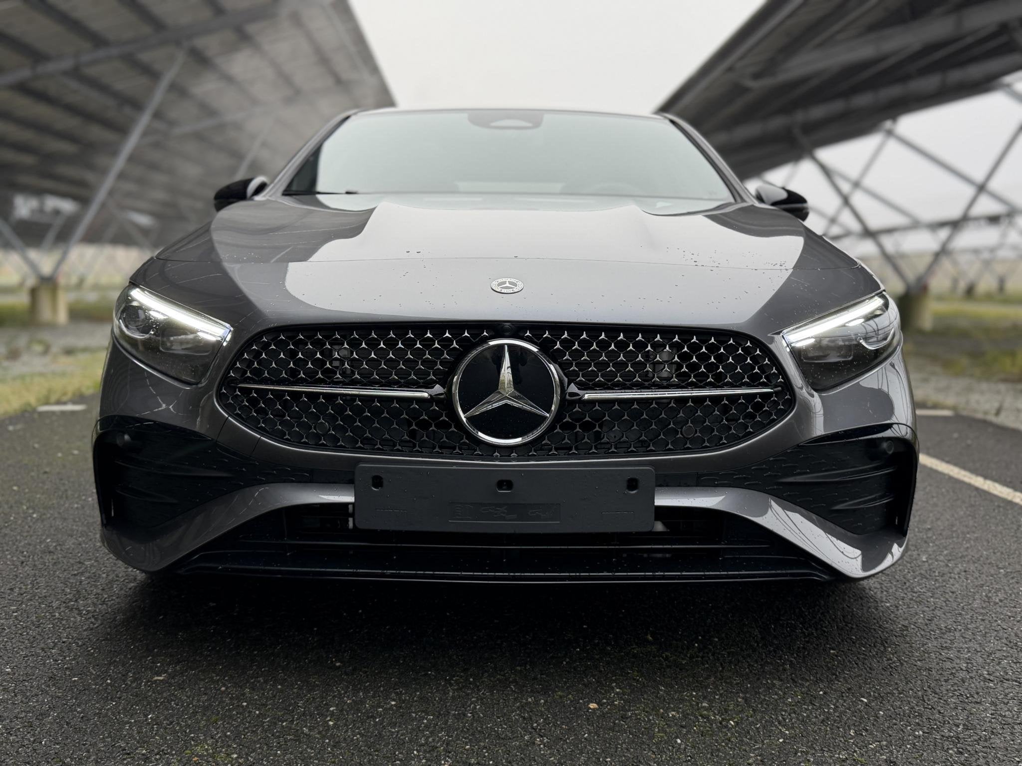 Mercedes-Benz A-klasse 180 Business Solution AMG | Night | P, Auto's, Mercedes-Benz, 136 pk, 4 cilinders, Bedrijf, Nieuw