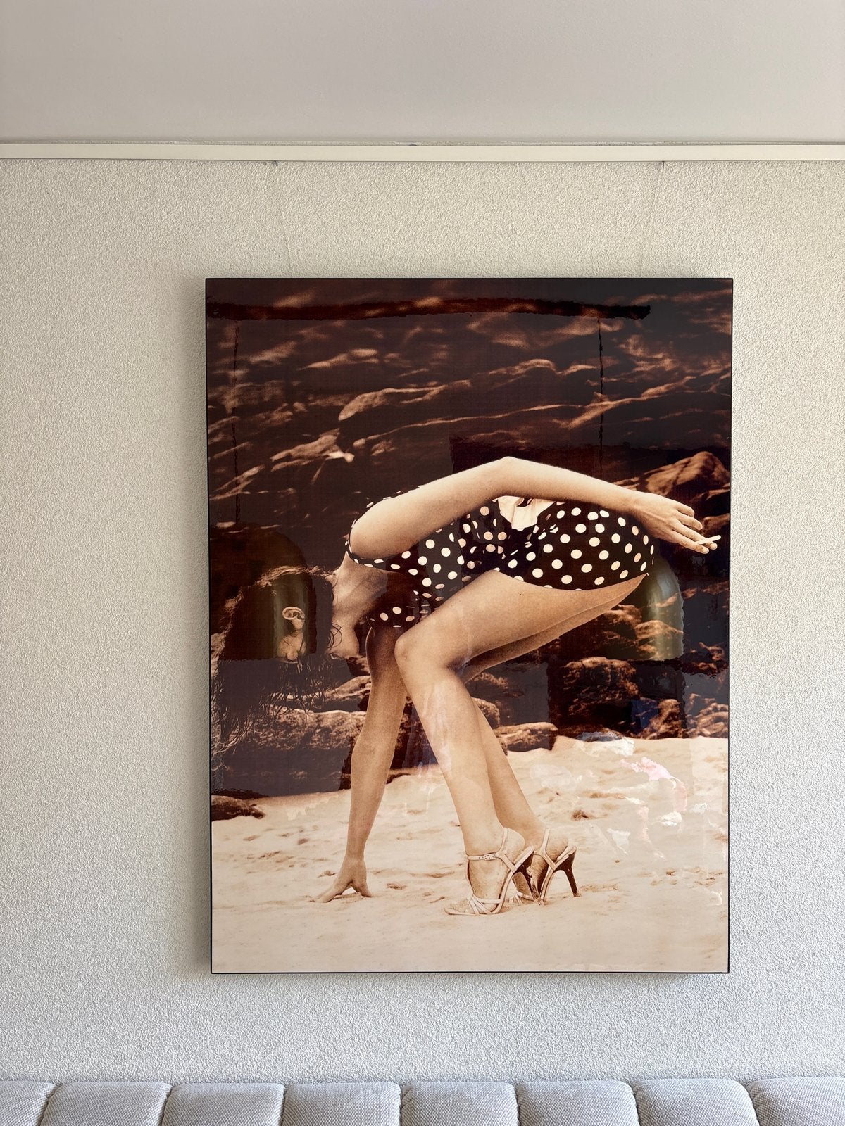 Stijlvolle Fotoprint van Vrouw op het strand, Ophalen, Foto, Fotografie, Ingelijst
