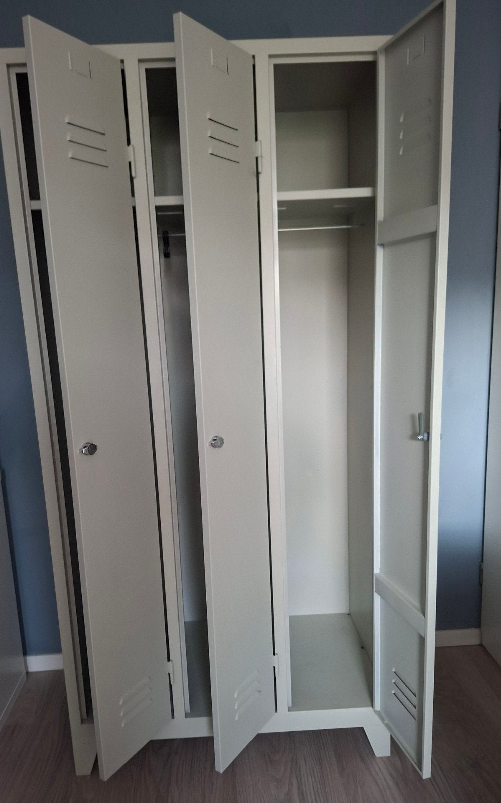 Metalen locker met 3 deuren - Grijs 180x87x40, Ophalen, Gebruikt, Modern, Industrieel