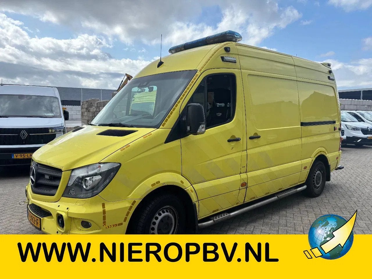 Mercedes-Benz Sprinter 319CDI L2H2 AMBULANCE AUTOMAAT V6 MOT, Automaat, Gebruikt, Euro 6, 190 pk