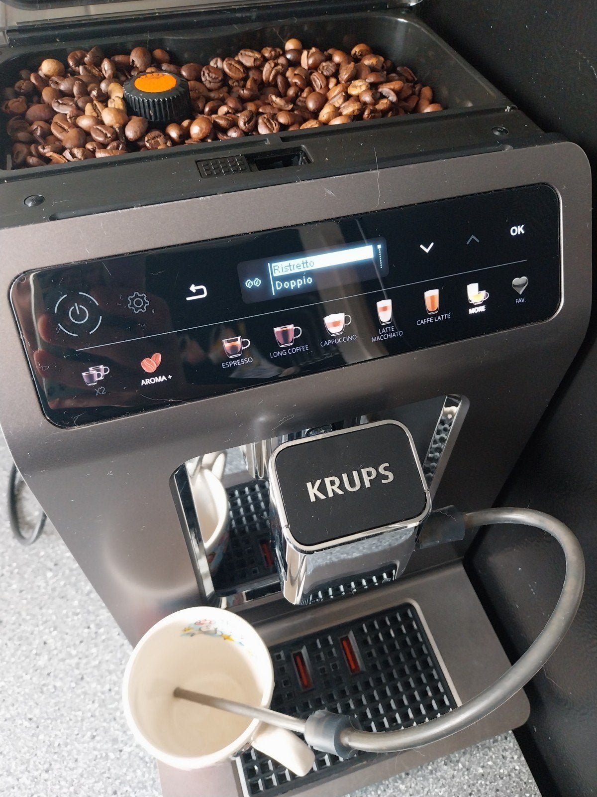 Krups volautomatische espressomachine met bonenreservoir, Witgoed en Apparatuur, Stoompijpje, Espresso apparaat, Zo goed als nieuw