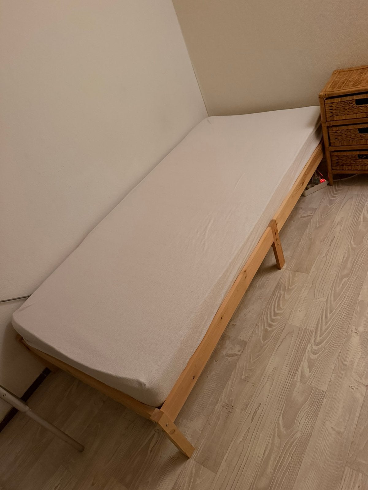 Gratis eenpersoons bed, Huis en Inrichting, Ophalen, 90 cm, Tweepersoons, Zo goed als nieuw