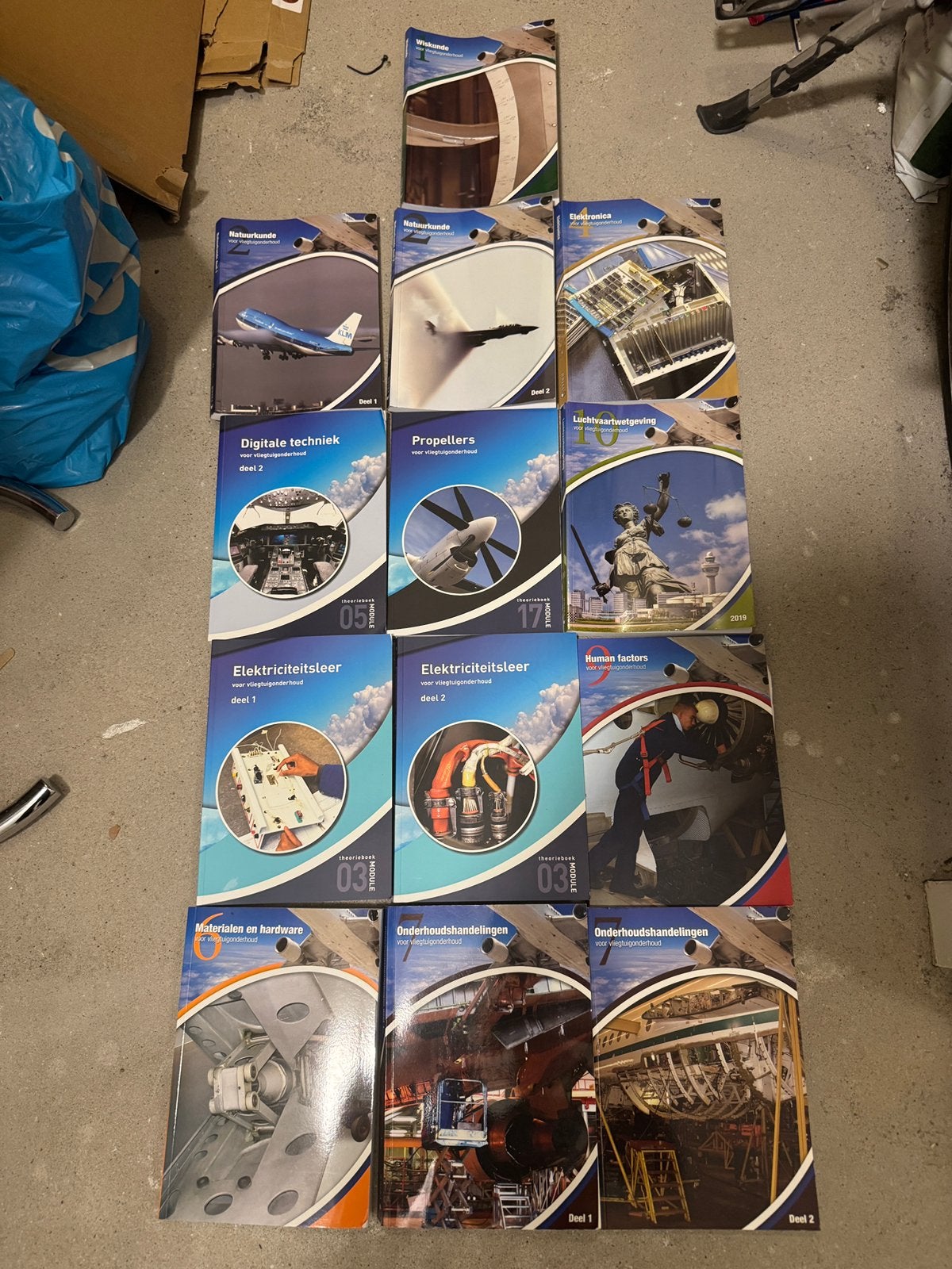 Vliegtuig part 66 boeken + werkboeken, Boeken, Ophalen, Zo goed als nieuw