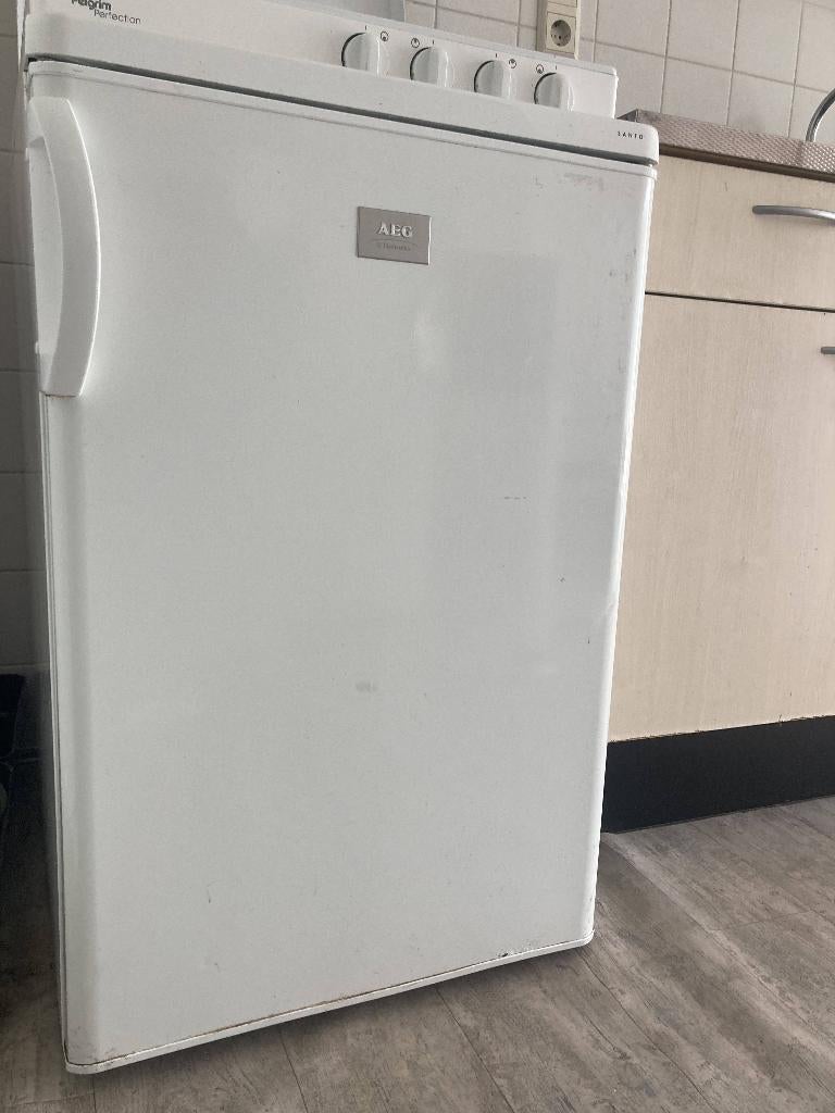 Koelkast AEG, Gebruikt, Minder dan 75 liter, 45 tot 60 cm, Met vriesvak