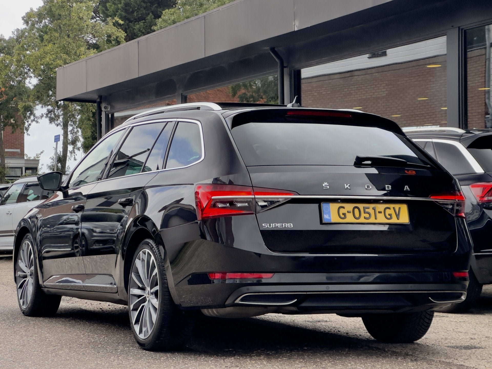 Skoda Superb Combi 1.5 TSI AUT7 ACT L&K EXECUTIVE PANODAK LE, 4 cilinders, 150 pk, Zwart, 1600 kg